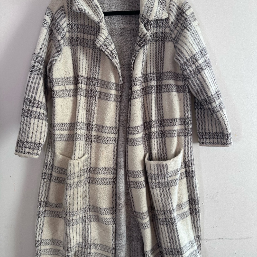Cyrus Checkered Cape in Cream and Gray